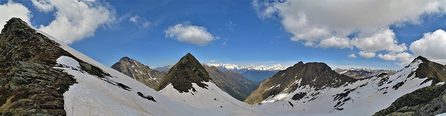 Super vista panoramica dal sentierino variante sulla valle e i suoi monti